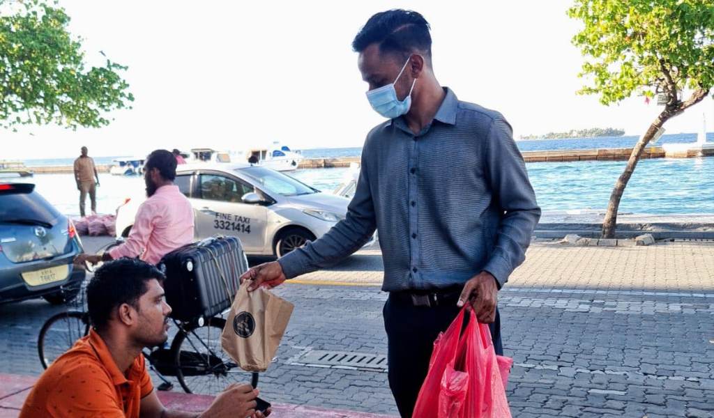 Iftar Distribution Done by JEN Maldives Malè by Shangri-La
