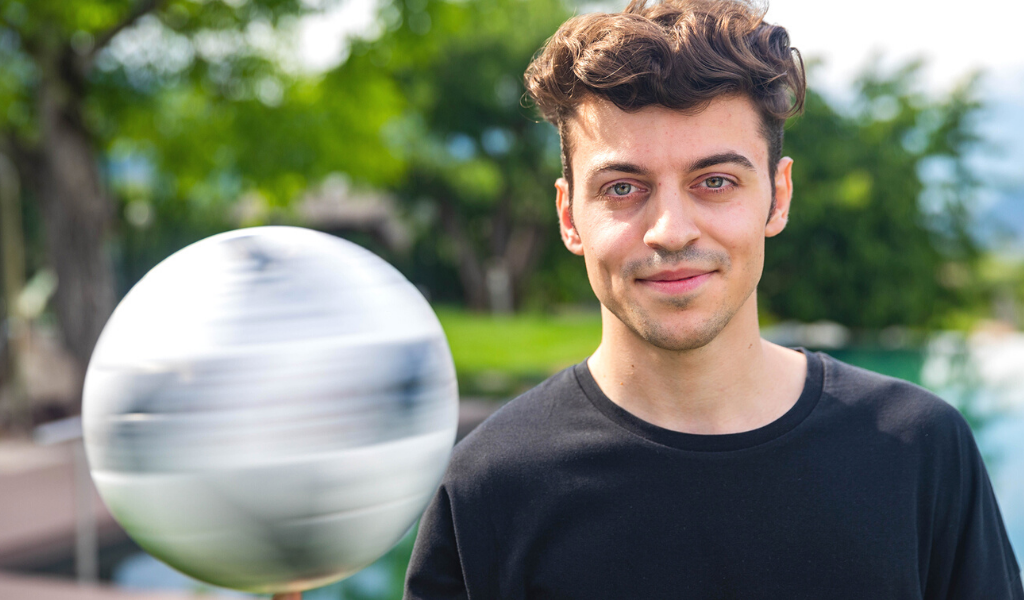 BRB, Grabbing a Football So I Can Learn Guinness-Worthy Tricks from Record Holder Marcel Gurk!