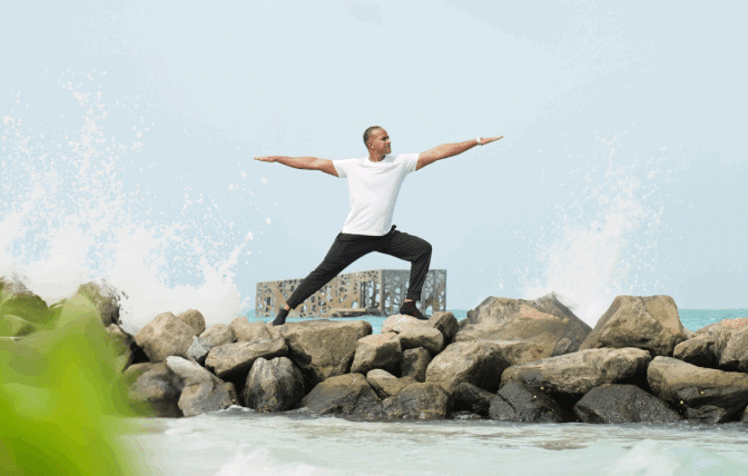 Boost Your Workday with Sirru Fen Fushi’s Office Desk Yoga Routine