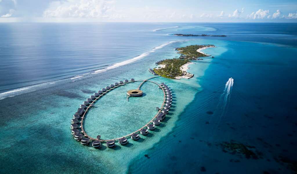 Embracing Unparalleled Luxury with The Ritz-Carlton Maldives, Fari Islands