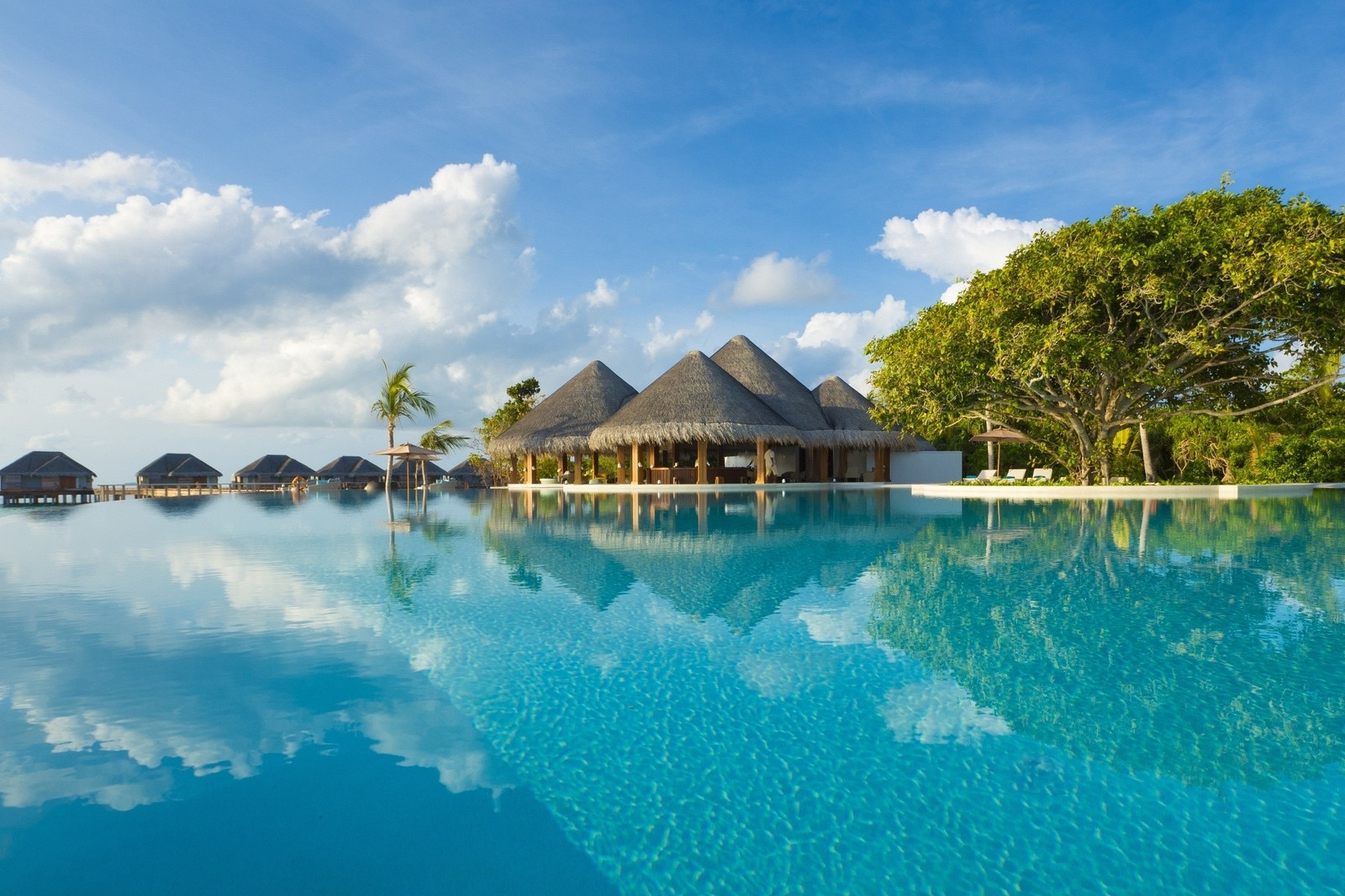 Dusit Thani Maldives Nominated in Two Categories for Travel + Leisure Luxury Awards 2024