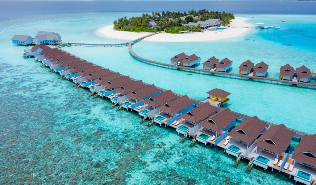 Love Is In The Sea At The Standard, Huruvalhi Maldives This Valentine’s Day