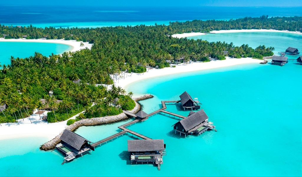 Tropical Paradise One and Only Reethi Rah Proudly Receives CNT Reader’s Choice Award 2020