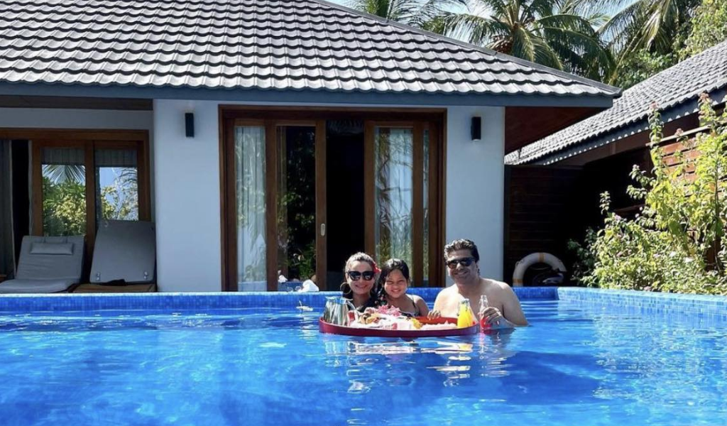 The Fabulous Life of Bollywood Wife Neelam - And Family - in the Maldives!