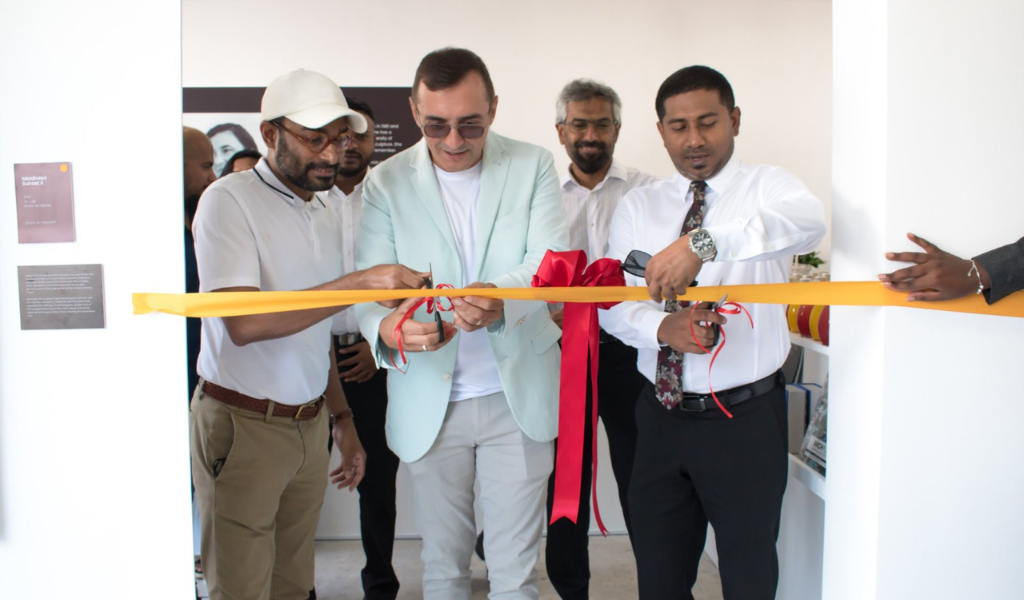 CROSSROADS Maldives Inaugurates New Lounge In Art Gallery Male’
