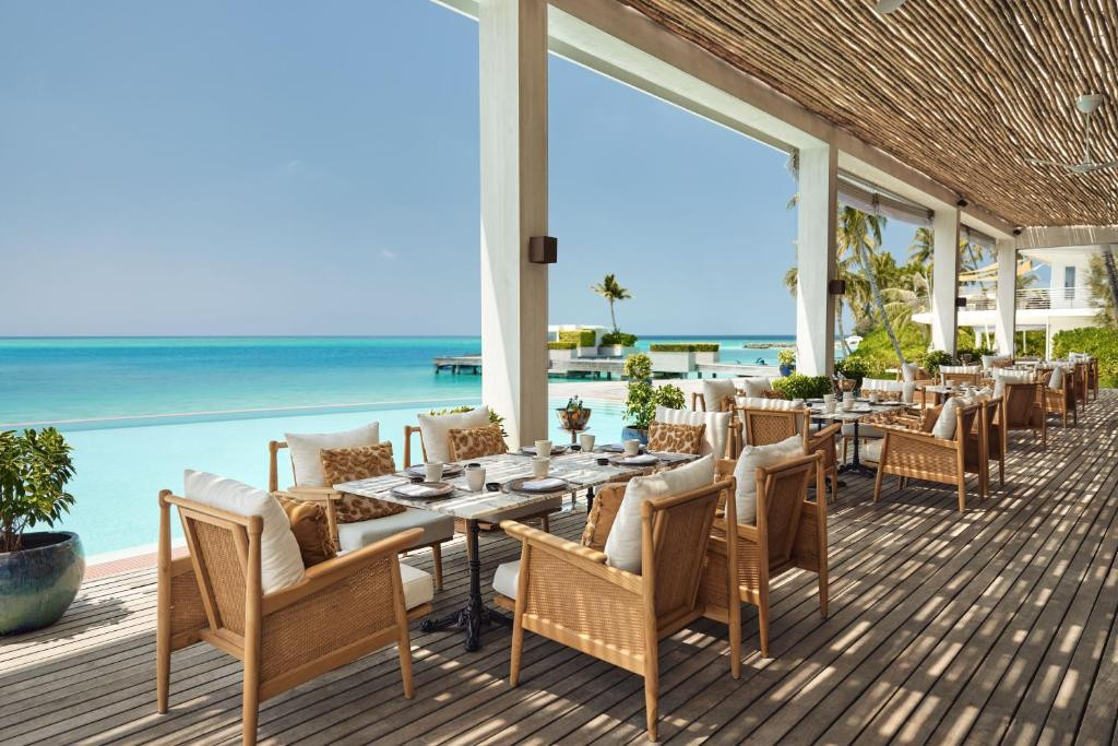 Celebrate the Festive Season at Jumeirah Olhahali Island with Family-Focused Experiences