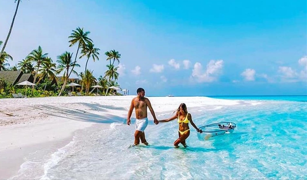 How to Romance Like Never Before in Fushifaru Maldives!