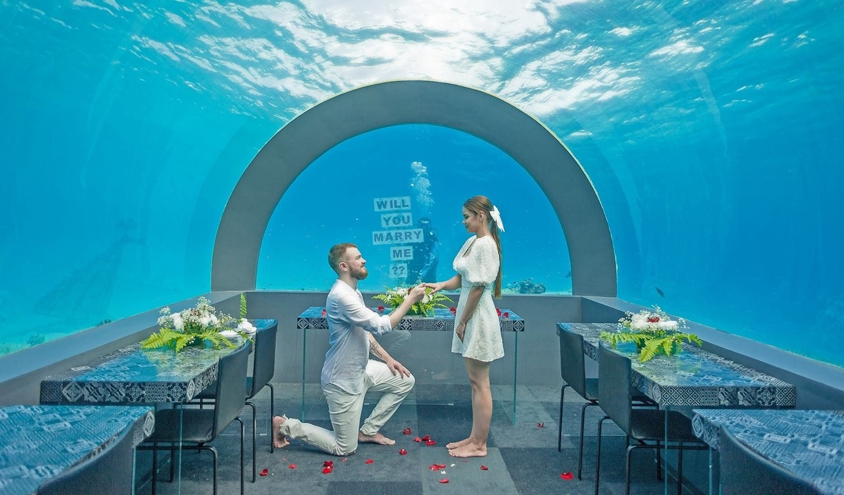 'Will You Be Mine Forever?' Ask Her Underwater at You&Me Maldives!