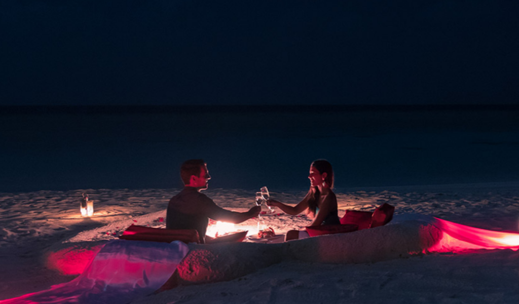 Adding Romance to Beach Dinners – 5 Options to Choose From