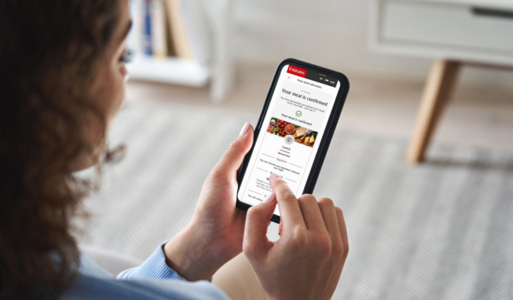 Emirates Prepares to Launch Onboard Meal Preordering Service